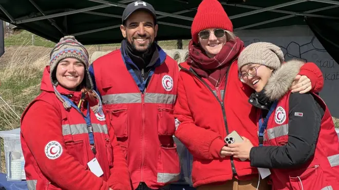 رضا ومتطوعون آخرون