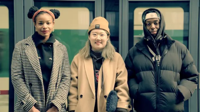 지하철 옆자리에 흑인이 앉았다