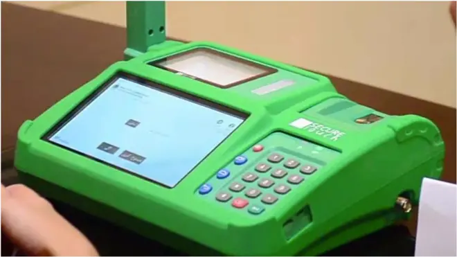 این اے 120 میں تجرباتی بائیو میٹرک مشینیں