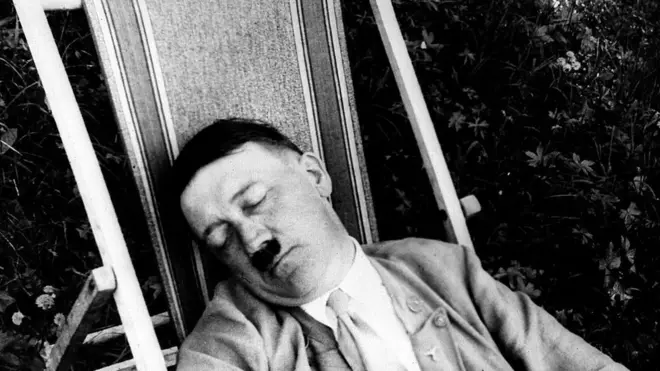 Hitler comenzó con inyeccionesblaze com baixar appglucosa y vitaminas. Pocos años después se inyectaba hormonas y esteroides y después pasó a las drogas duras, como metanfetaminas.