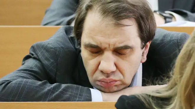 сонный чиновник