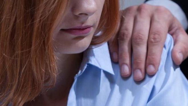 Selon l'étude, 8 % des personnes interrogées affirment qu'on leur a demandé un rapport sexuel en échange d'une promotion ou d'un emploi.
