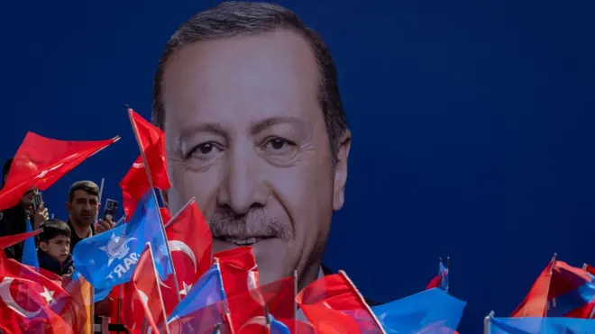 Erdogan je obećao da će raditi vredno na ponovnom pridobijanju privrženosti pristalica