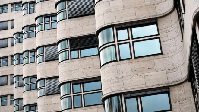 Las líneas claras y simples de muchos edificios de hoy día están inspiradas en los principios de la escuela Bauhaus.