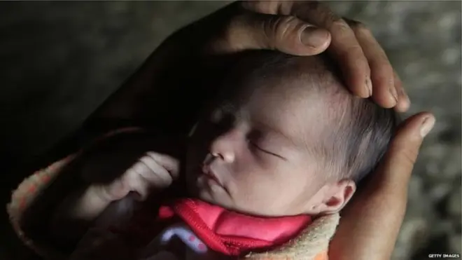 బొడ్డుతాడు కత్తిరించడానికి ఒక సమయం ఉండాలా