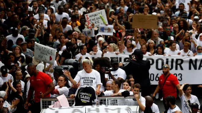 د نایل په ملاتړ لاریون