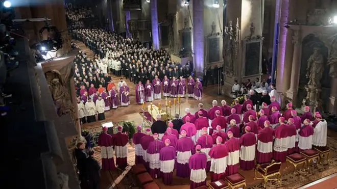 د کاتولیکې کلیسا کشیشان