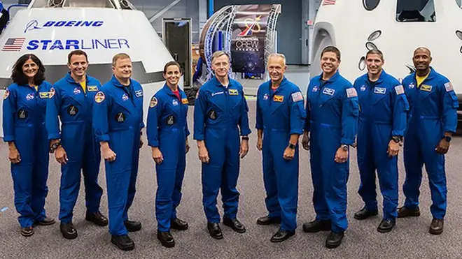 Estos son los nueve astronautas de Estados Unidos que volarán al espacio en naves fabricadas por empresas privadas.