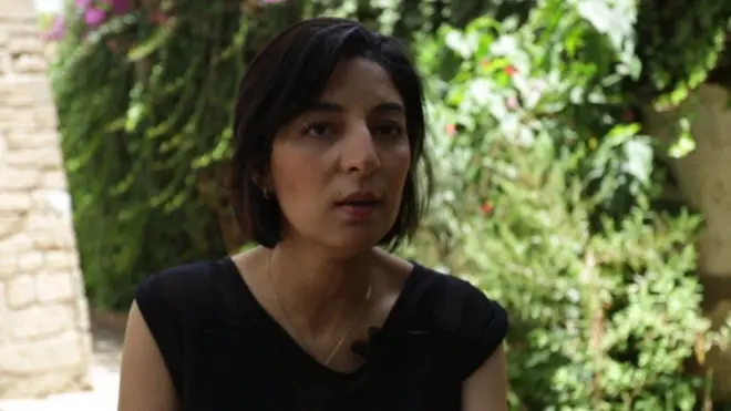 Dari sebuah ruangan kosong di rumahnya, Ilham Benami merintis usaha busana kaftan.