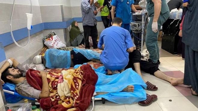 ガザ市のアル・シファ病院には多くの負傷者や避難者がとどまっている（7日）