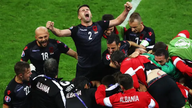 Primer gol de Albania en una Eurocopa