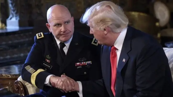 ألف ماكماستر كتابا بعنوان "التقصير في الواجب" انتقد فيه تورط الولايات المتحدة في حرب في فيتنام