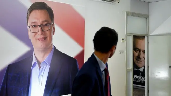 Sadašnji i bivši - Vučić se te 2008. godine nekoliko nedelja premišljao da li da ostane uz Šešelja ili ode sa Nikolićem