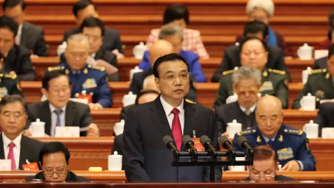 李克強在談及台灣問題時，沒有重覆去年用過的"兩岸一家親"等較親切用語。