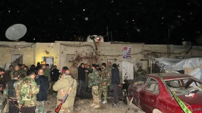 تظهر مقاطع صور بثها التلفزيون الحكومي آثار التفجير والدماء منتشرة على حائط.