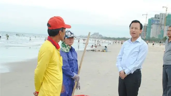 Ông Xuân Anh được báo Việt Nam hôm 8/9 ghi nhận "thị sát biển Mỹ Khê"