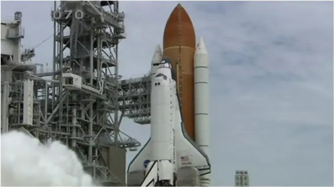 د فضا پر لور له مځکې الوت، لا پسې هسک او لرې. فضايي الوت کې د امريکا لپاره مخ پر وړاندې اوچت ګام. د نوي سيستم له مخې به دوی مدار ته ستورمزلي لېږي.