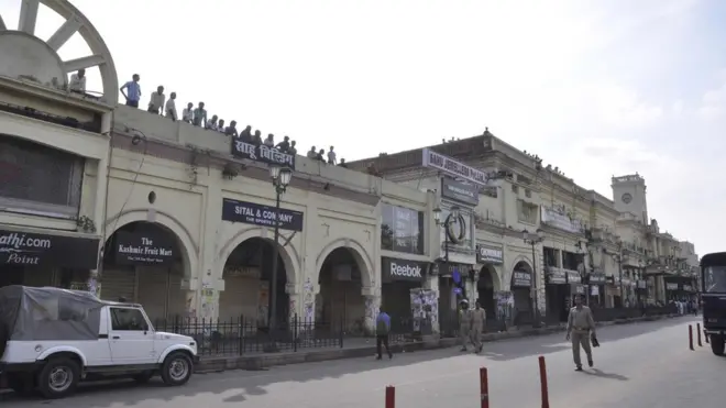 لکھنؤ میں واقع تجارتی علاقہ حضرت گنج، جہاں اکثریتی دکانیں ’دشمن املاک‘ ہیں