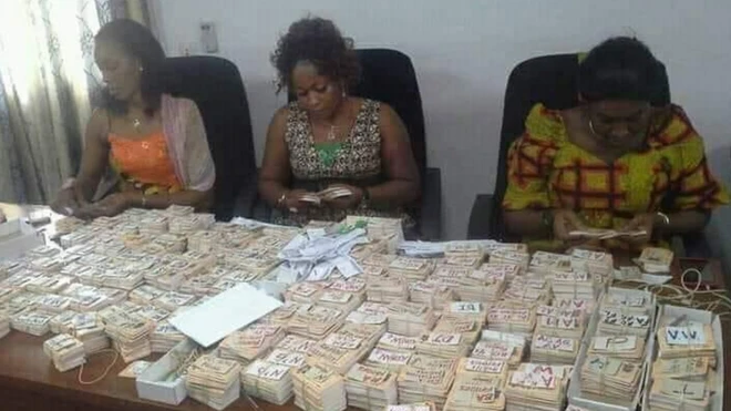 Identify cards di wait for owners