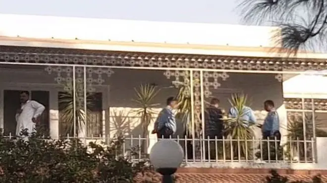 پولیس نے غیر ملکی سفارت کار کے بارواچی کا حوالہ دیتے ہوئے بتایا کہ جینر کافی عرصے سے سانس کی بیماری میں مبتلا تھا اور اس کا علاج بھی چل رہا تھا۔