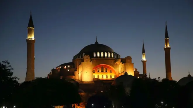 آيا صوفيا "عنوان لأي رئيس تركي يريد شعبية"