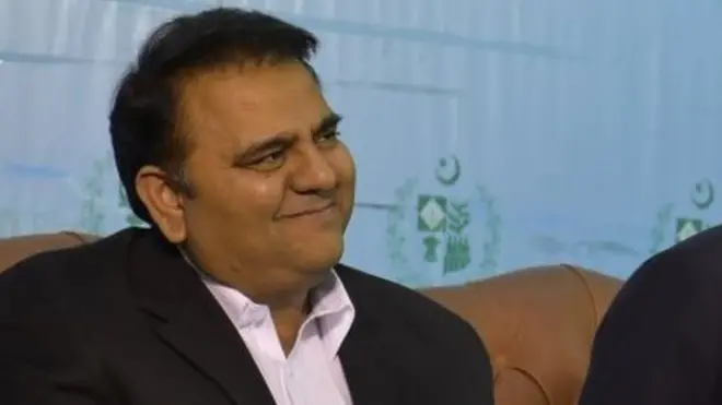 فواد چوہدری نے بدھ کے روز اعلان کیا کہ حکومت جلد سوشل میڈیا پر پائے جانے والے انتہا پسندی پر مبنی بیانیے کے خلاف کریک ڈاؤن کرے گی