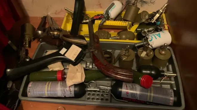 оружие, которое нашли в доме стрелка