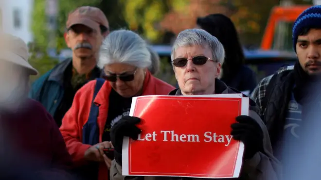 Unjuk rasa Oktober 2017 lalu di depan gedung pemerintah federal AS di New Hampshire untuk mendukung 50 warga Indonesia yang akan dideportasi.