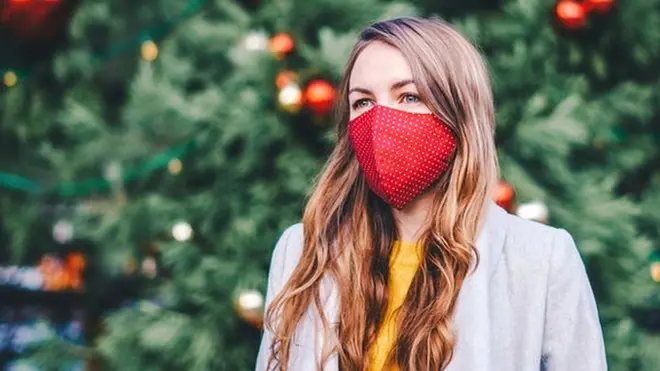 కోవిడ్ మాస్క్ అమ్మాయి