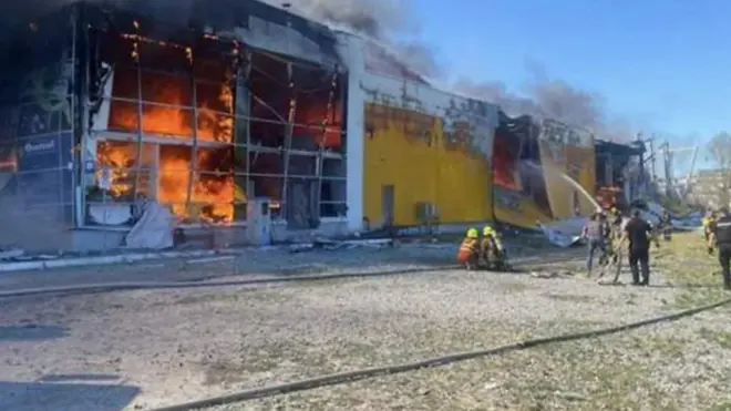 ТЦ в Кременчуге после удара.