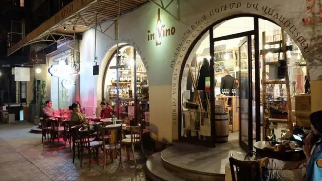 In Vino adalah bar dan toko anggur pertama yang buka di ibukota Armenia, Yerevan.