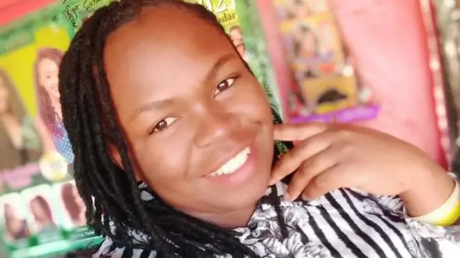 Kuanzia baba mzazi na hata kaka zake Everlyne walikuwa wanatokwa jasho jingi mwilini