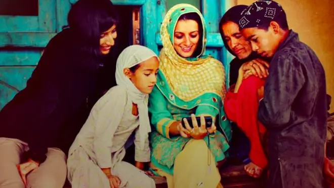 صباح ٹوئٹر پر خود کو ’چناب کی چُڑیل‘ کہتی ہیں۔ کاش ایسی 'چُڑیل' ہر گاؤں میں ہوتی!