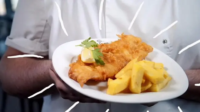 عرفت بريطانيا طبق السمك والبطاطا معا في عام 1860. واليوم أصبح هذا الطبق مشهورا في عموم البلاد وملايين البريطانيين يتناولونه كل أسبوع