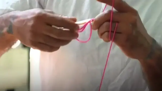 "З душею" - для чого в'язні в'яжуть іграшкових ведмедиків?