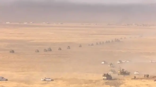 Peşmerge güçleri doğusundaki bazı köyleri ele geçirdikleri Musul'u önce tamamen kuşatmayı, sonra da geri almayı hedefliyor.