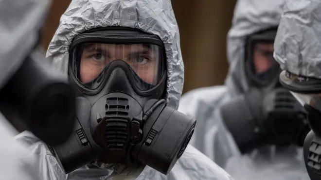 Военные химики на месте отравления Скрипалей