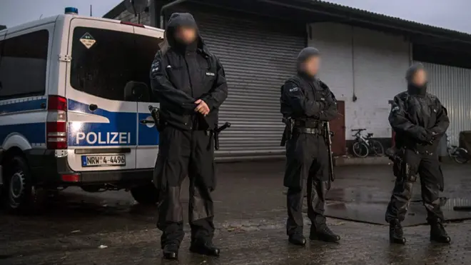 تشمل المواقع مساجد وشققا ومكاتب