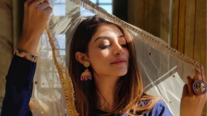 زویا ناصر، کرسچن بیٹزمین