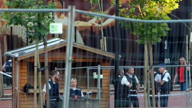 Полиция на месте нападения