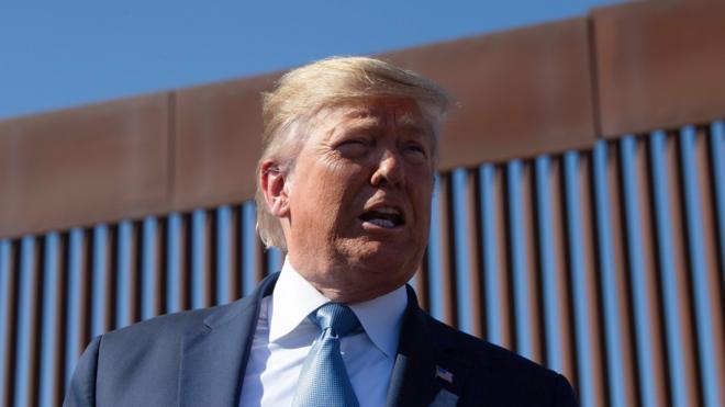 US President Donald Trump visits the US-Mexico border