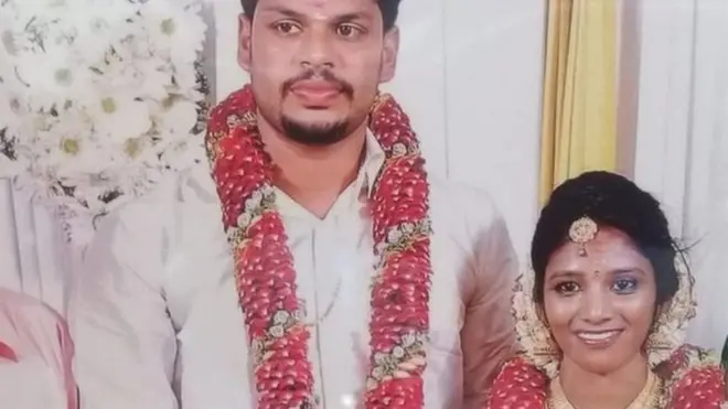 ሱራጅ ኩማር ምስ በዓልቲ ቤቱ