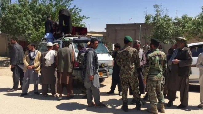 شمار دقیق کشته شدگان اعلام نشده ولی وابستگان شماری از قربانیان برای انتقال اجساد نزدیکانش به مقر سپاه ۲۰۹ مراجه کرده‌اند