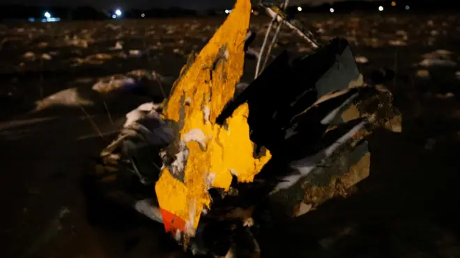 جزء من حطام الطائرة عثر عليه خارج موسكو