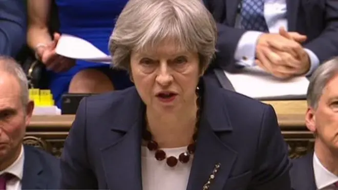 英国首相特里莎·梅希望这些制裁措施，向莫斯科发出"明确信号"。