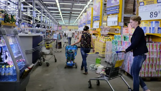 Россияне стали реже посещать магазины только ради скидок