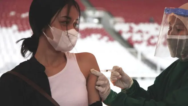 Survei tersebut menemukan bahwa bagi banyak pasien Covid panjang yang tidak pernah dirawat di RS, gejala-gejala datang dan pergi dalam tiga gelombang.