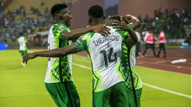 Awọn agbabọọlu Super eagles n ṣe ajọyọ goolu wọn