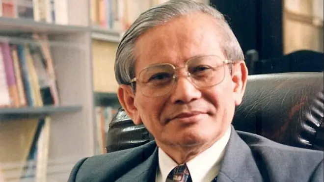 GS Phan Huy Lê