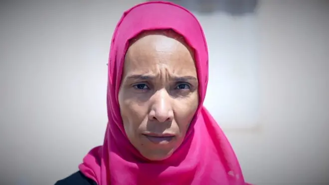 "لا أخجل من بيع الخبز اليابس لإطعام أبنائي"